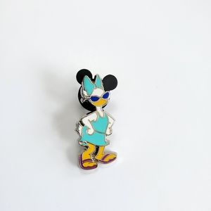 💠Daisy Duck Wearing Sunglasses Disney Pin